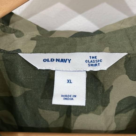 Camo button long sleeve blouse from Old Navy - Picture 2 of 3